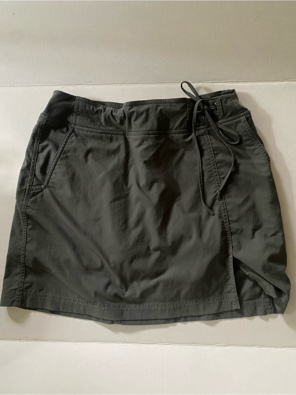 Royal Robbins Skort Dk Olive Green w/Pockets Front/Back Adjustable Waist